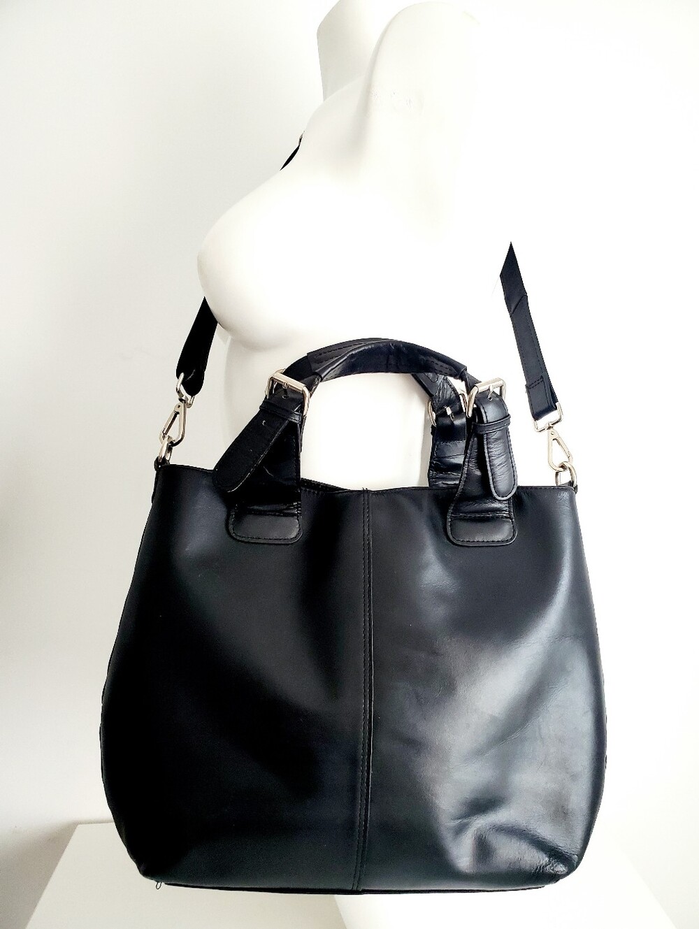 Black Vegan Leather Handbag Bag With Crossbody Strap - Vintage